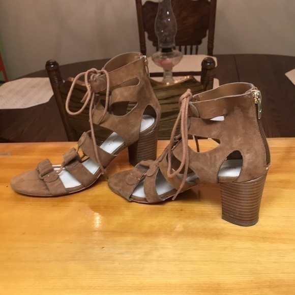 Marc Fischer brown suede tie arch zipper heel back size 6 1/2 inch heel. - Picture 10 of 11